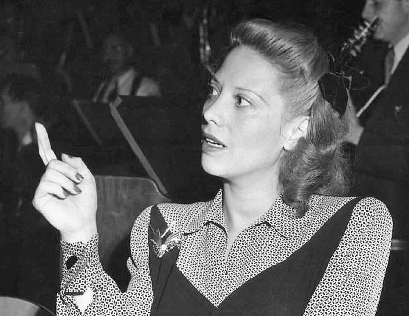 Photograph of Dinah Shore in the CBS studios - 1945