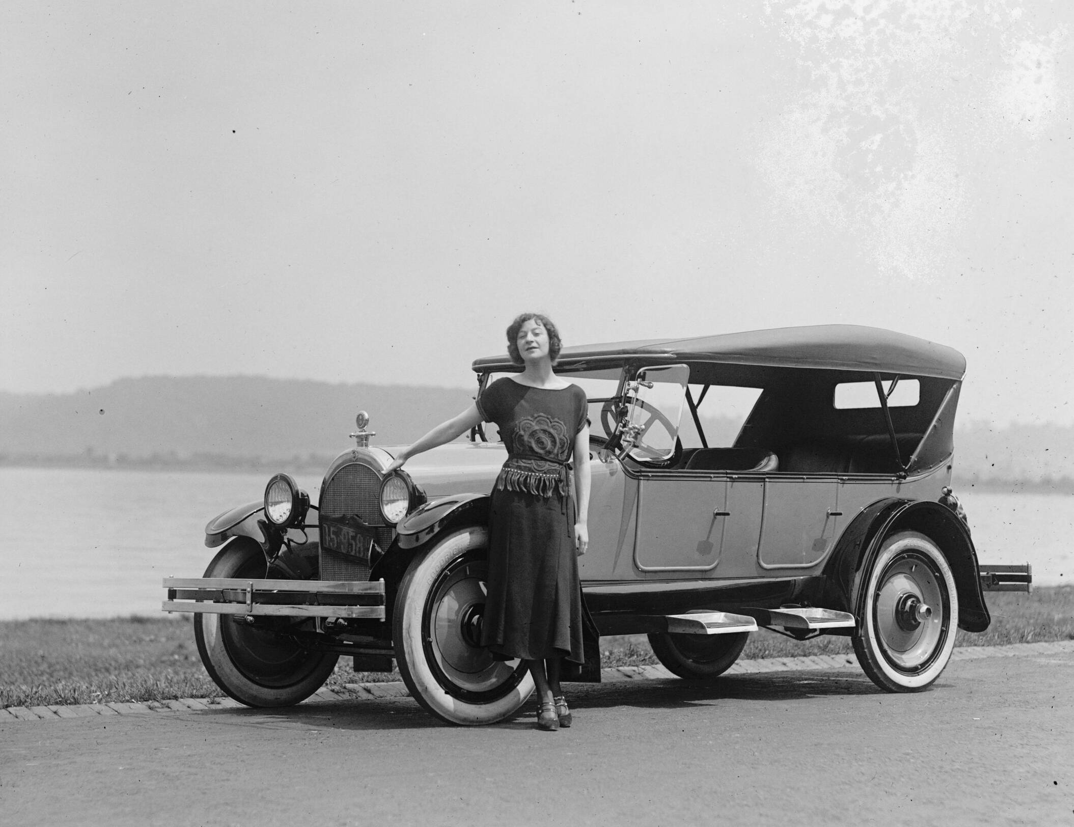 Fannie Brice In Oldsmobile
