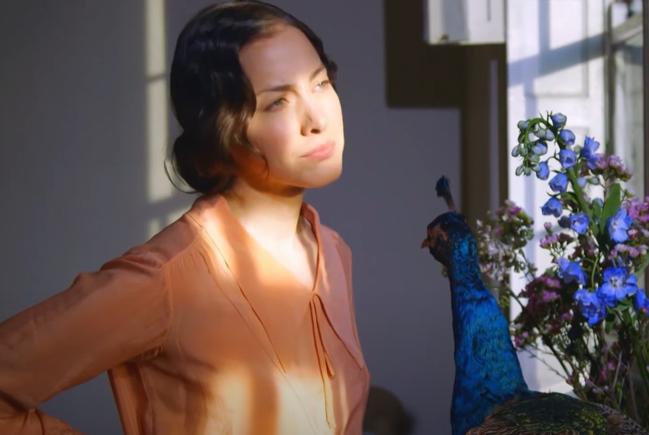 Shivani Kapur in The Erotic Adventures of Anais Nin (2015) at home