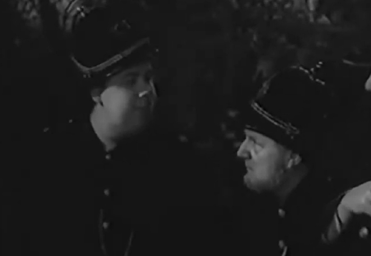 Screenshot of Moore Marriott and Graham Moffatt - from Ask a Policeman (1939)