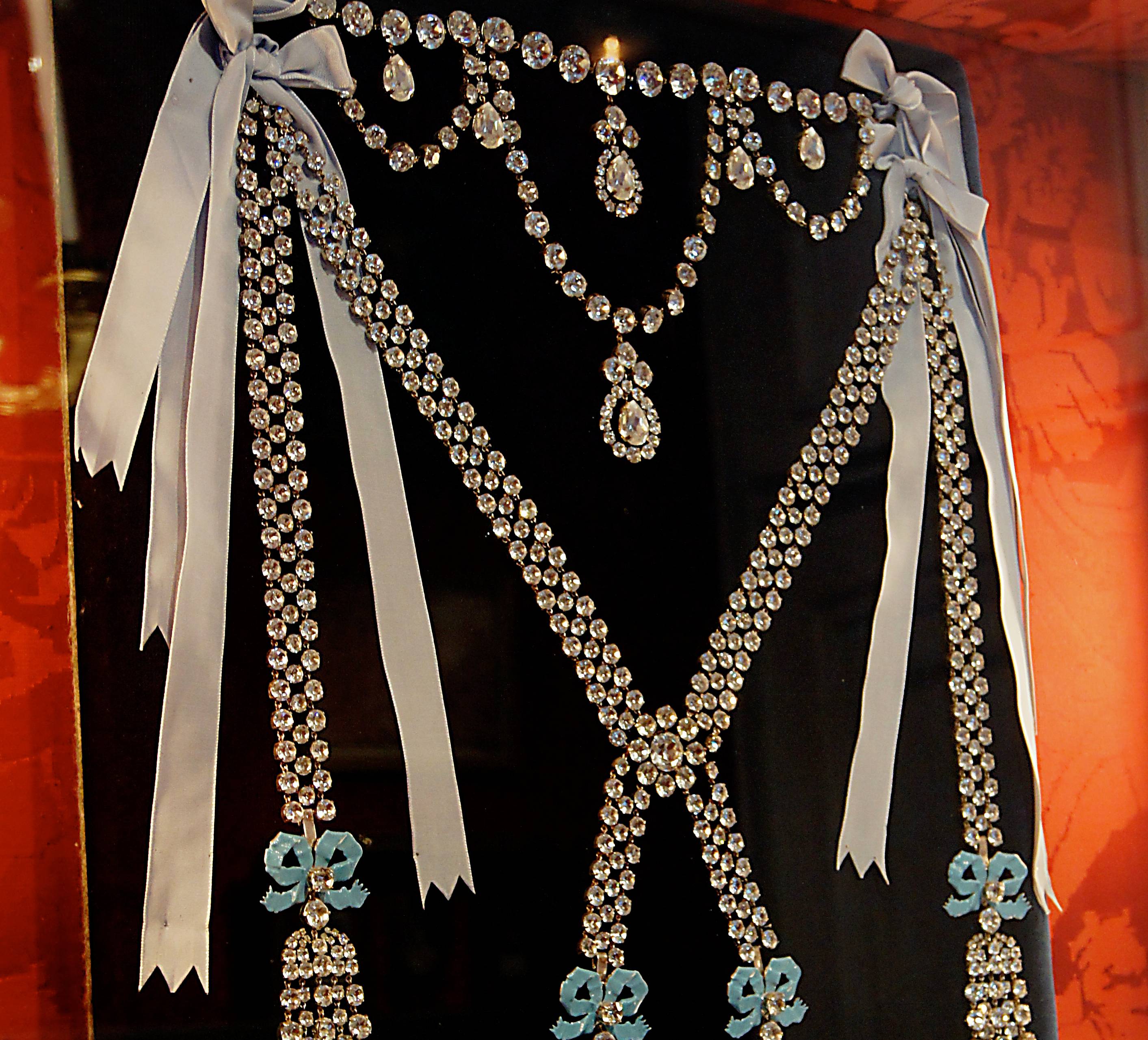 The Queen's necklace