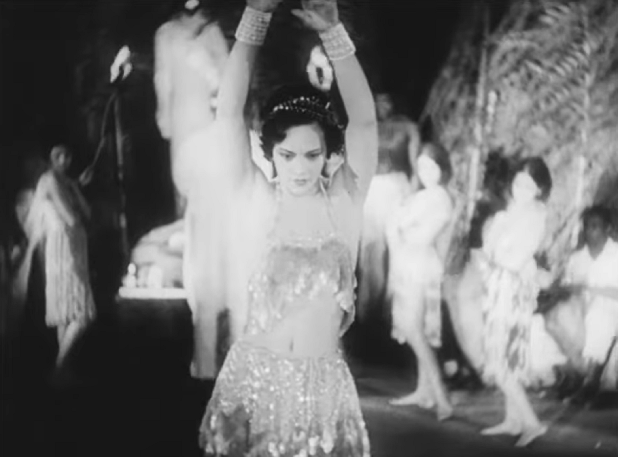 Screenshot of Fredi Washington dancing on stage - from Ouanga (1936)