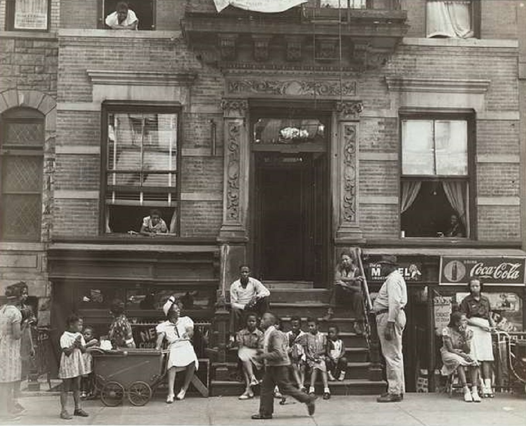 Harlem-people on the streets - 1935 - 1939