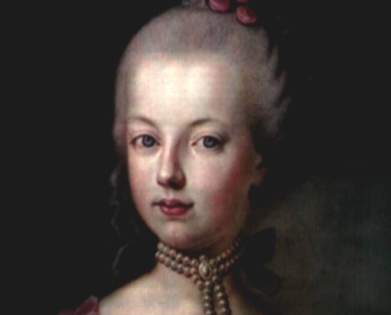 Marie Antoinette in pink dress