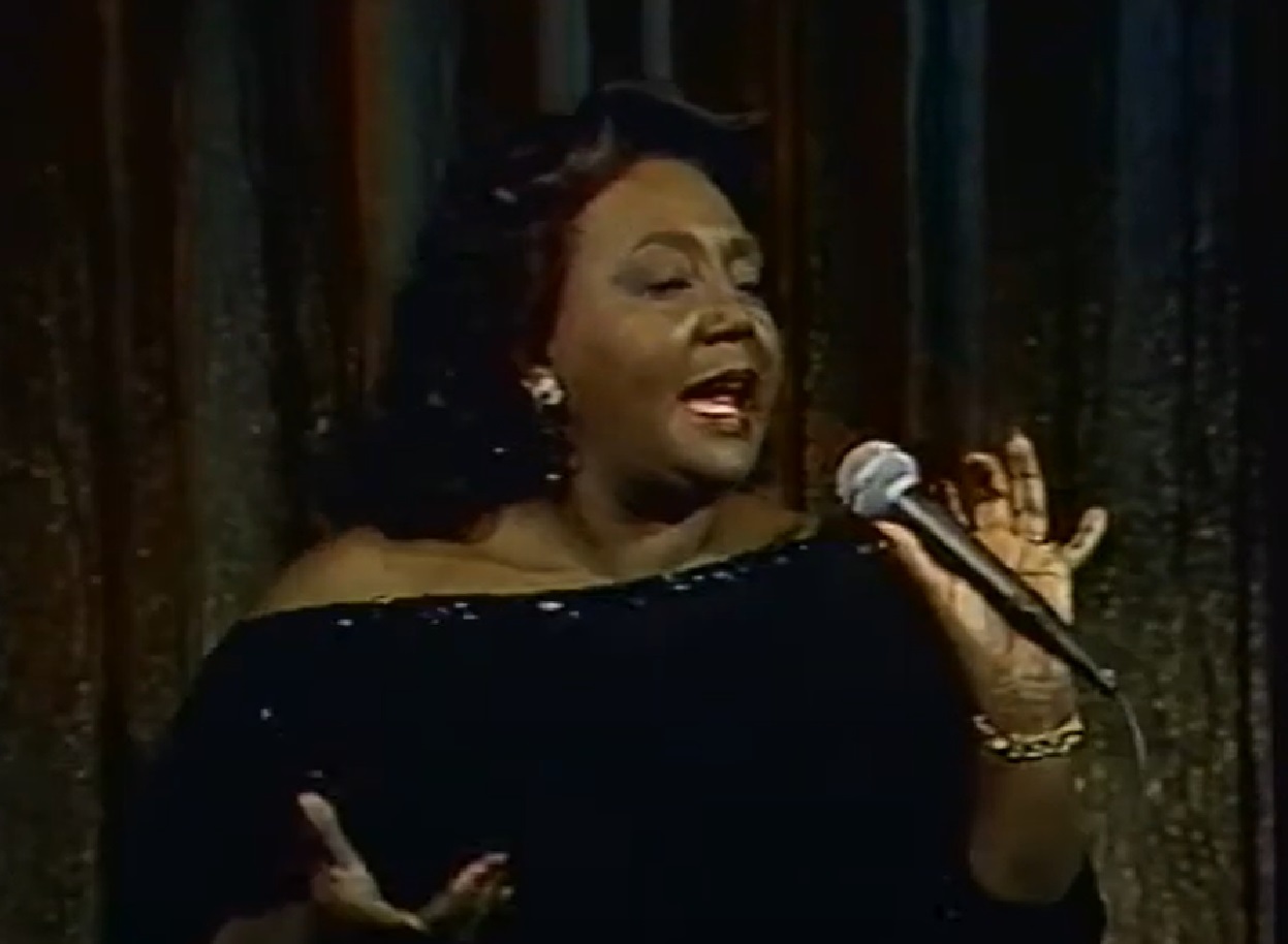 Screenshot of Joyce Bryant singing at stage - from The David Susskind Show - (1958–1987)