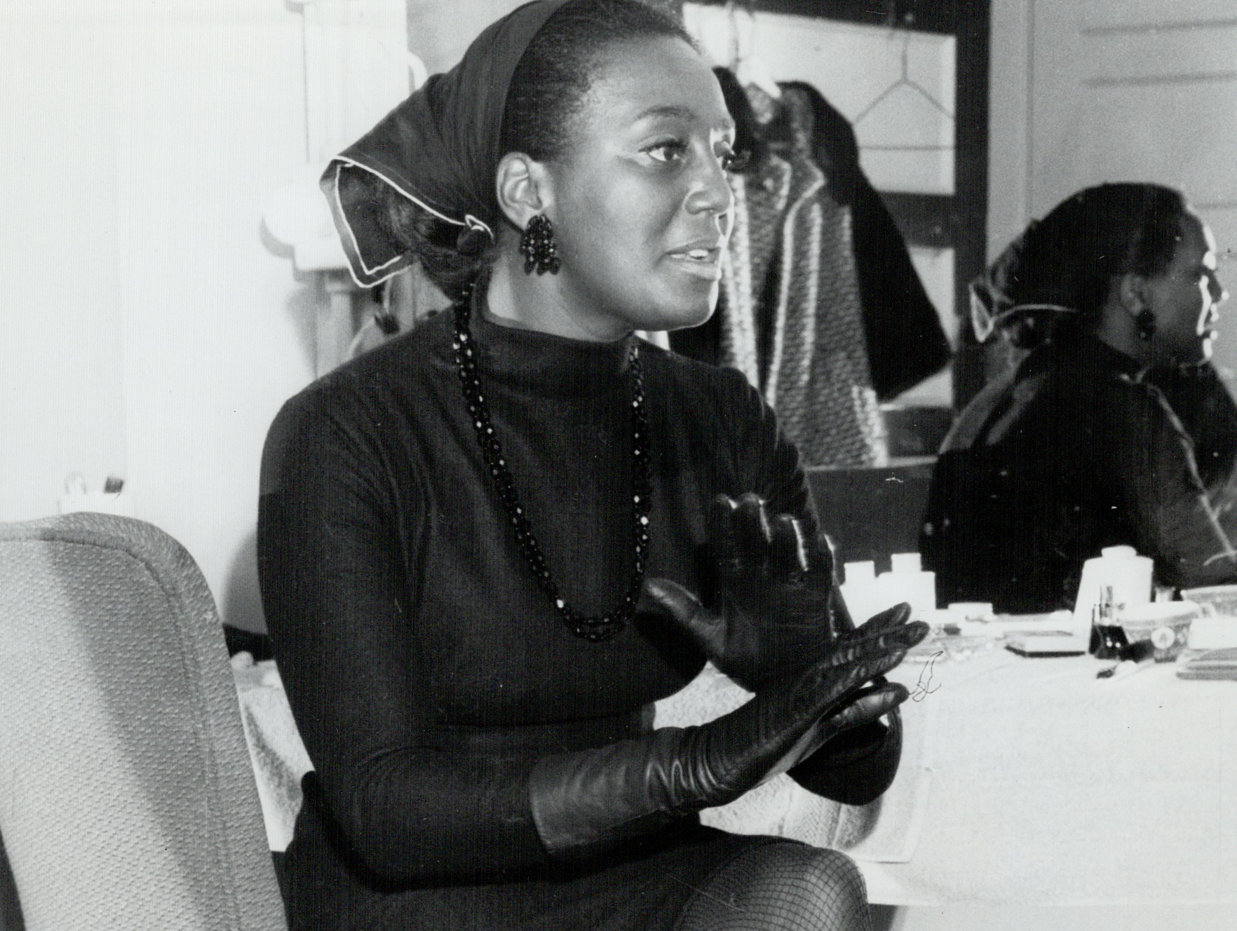 Joyce Bryant looking at side - Circa 1900