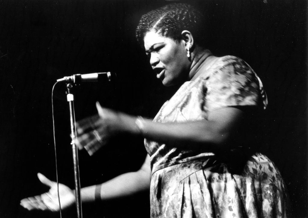 Big Mama Thornton performing