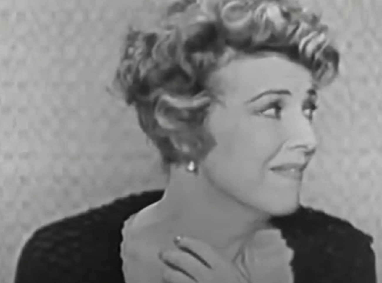 Screenshot of Gypsy Rose Lee looking at side from - What's My Line (1959)