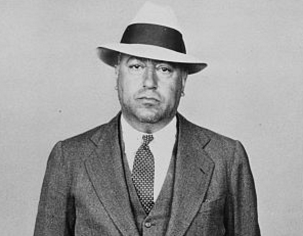 Waxie-Gordon looking at camera - 1933