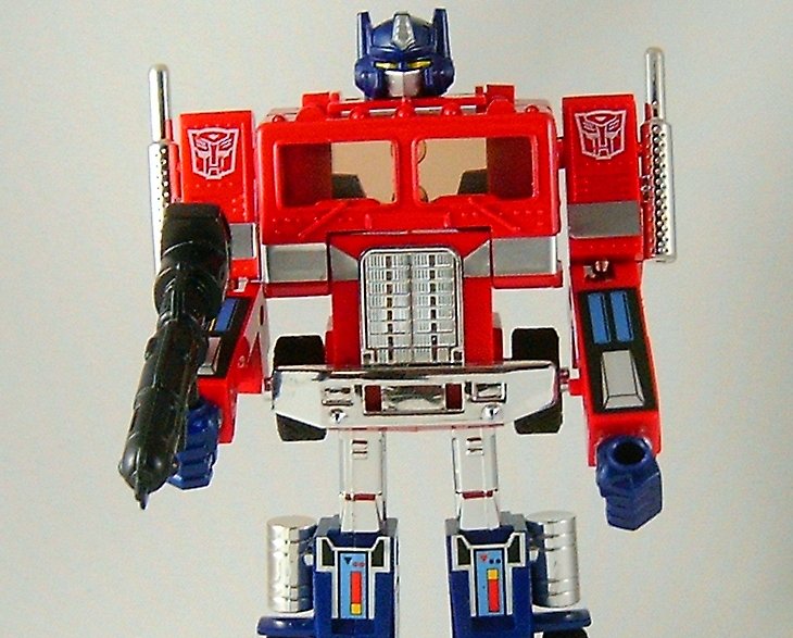 Close Up Photo of Transformers Optimus Prime G1