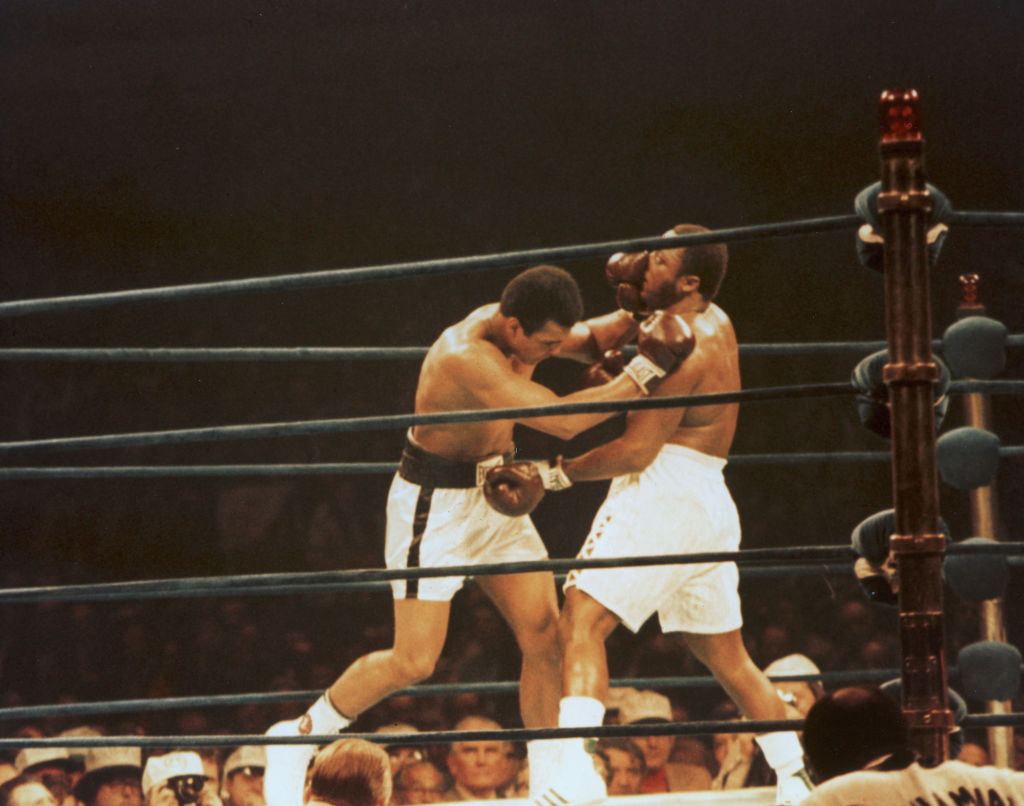 boxing match between American heavyweights boxer Muhammad Aliand Joe Frazier