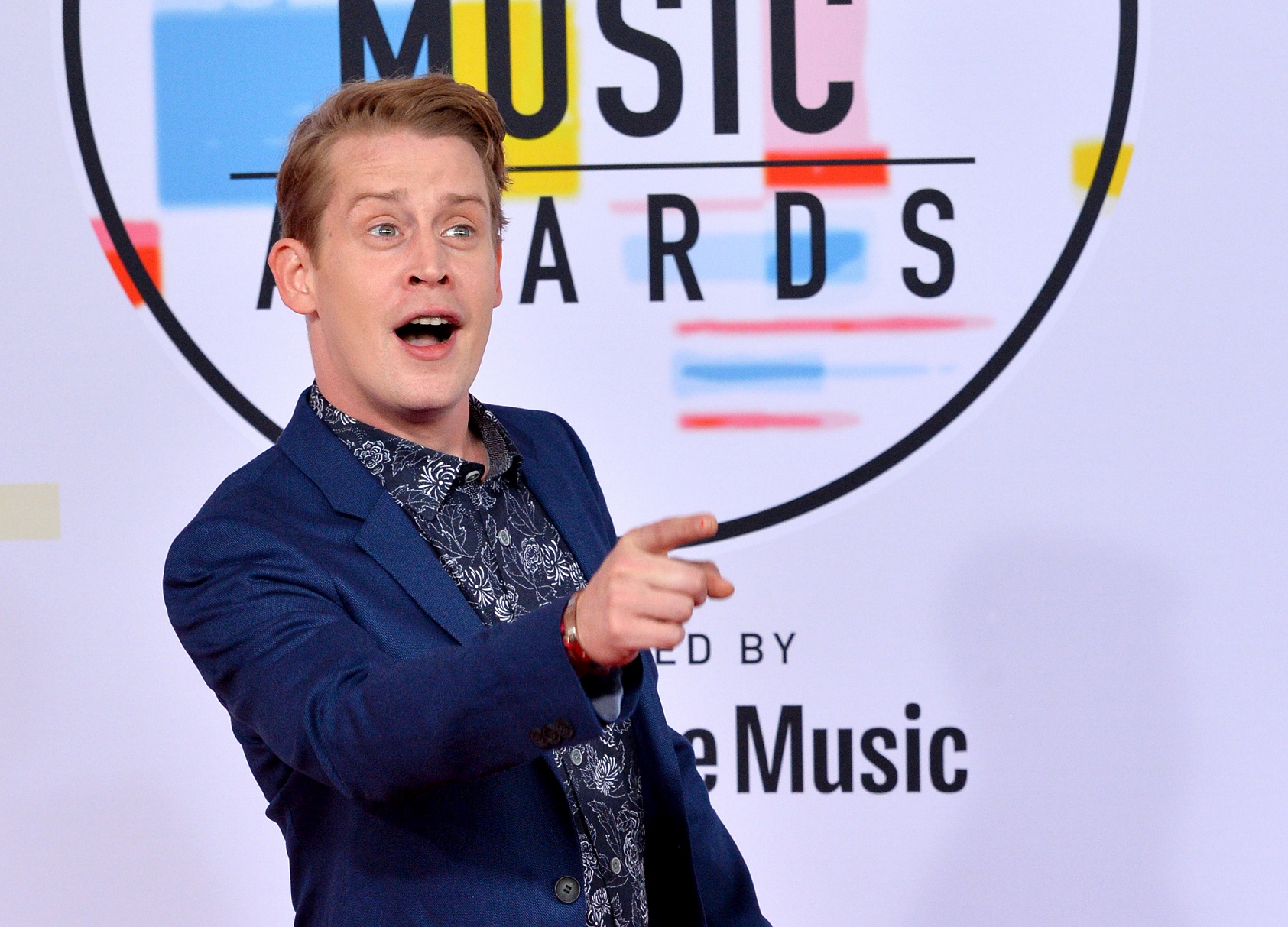 Macaulay Culkin at the 2018 American Music Awards