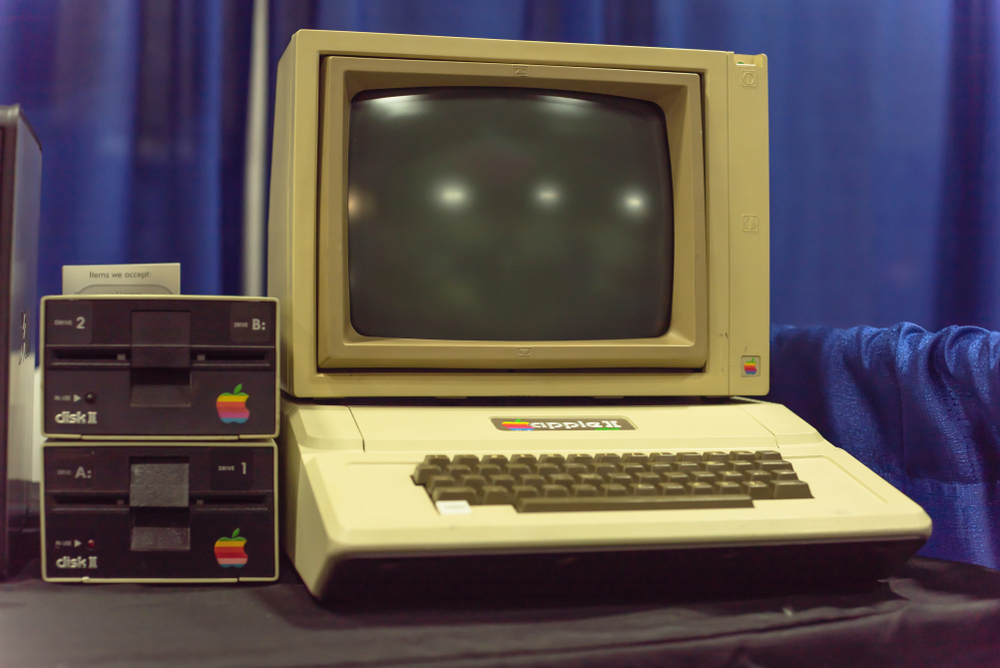 Apple II computer with foam-molded plastic case