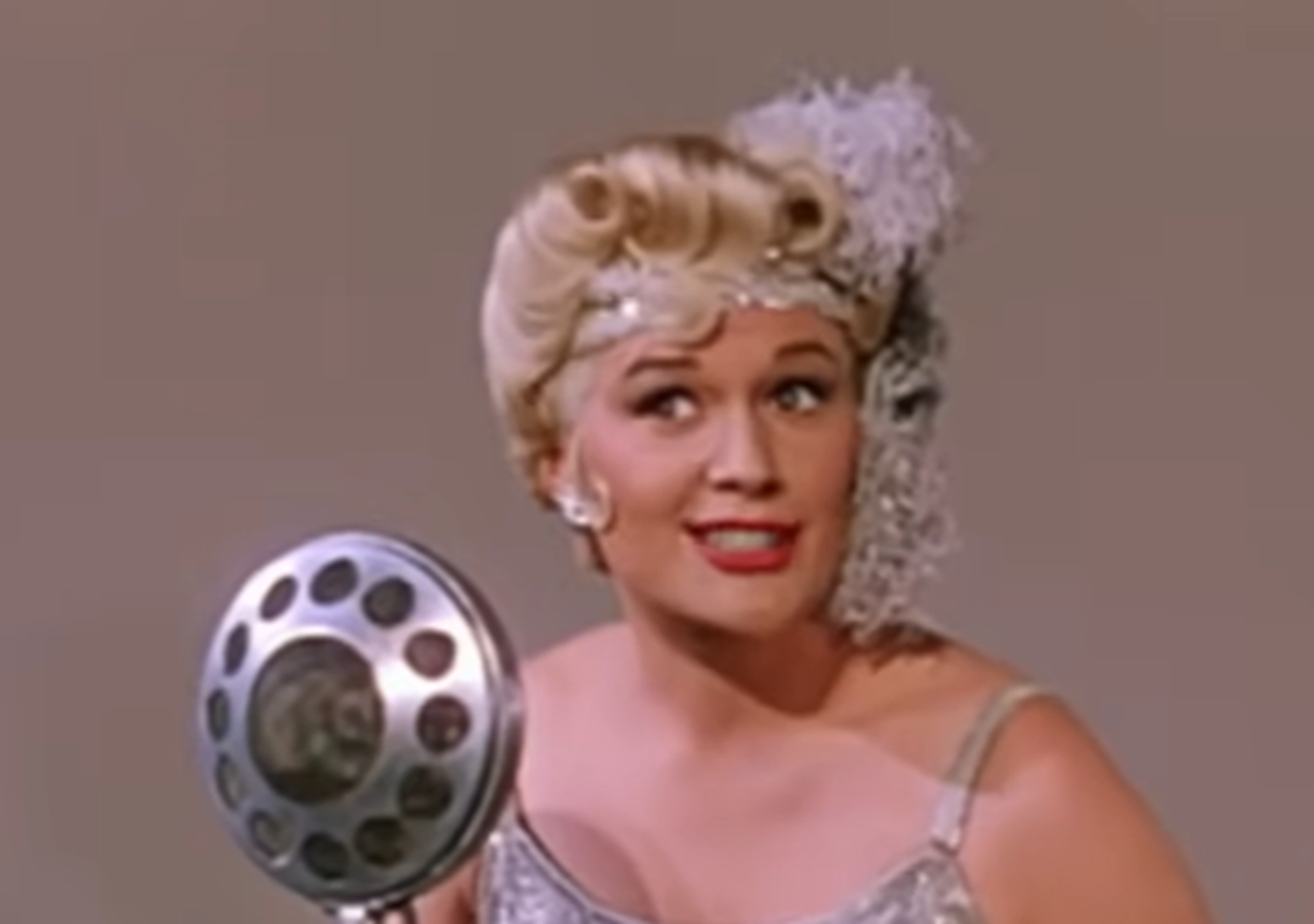 Screenshot of Jean Hagen performing on stage - from Singin' In The Rain (1952)