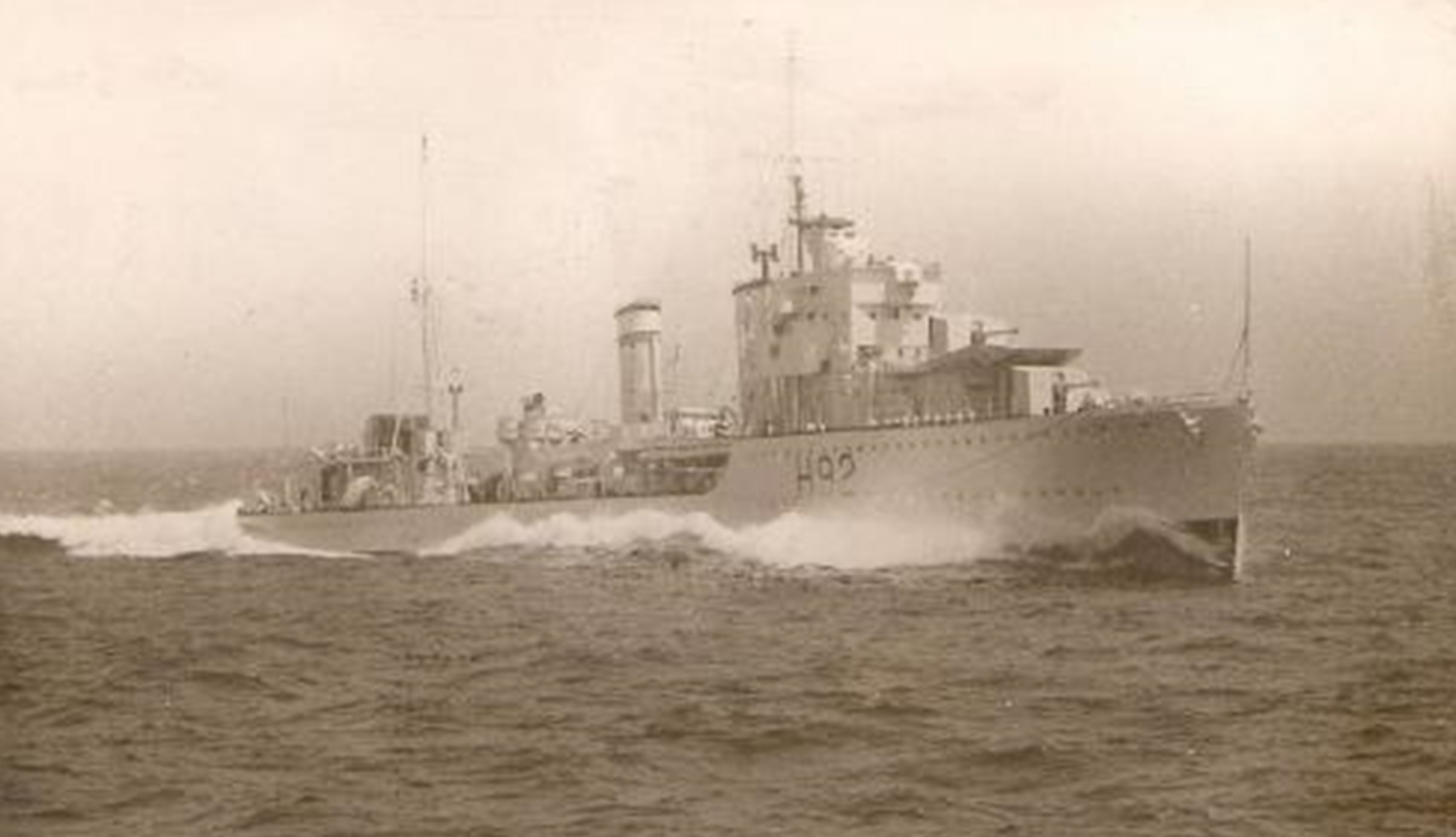 HMS Glowworm on sea - 1940