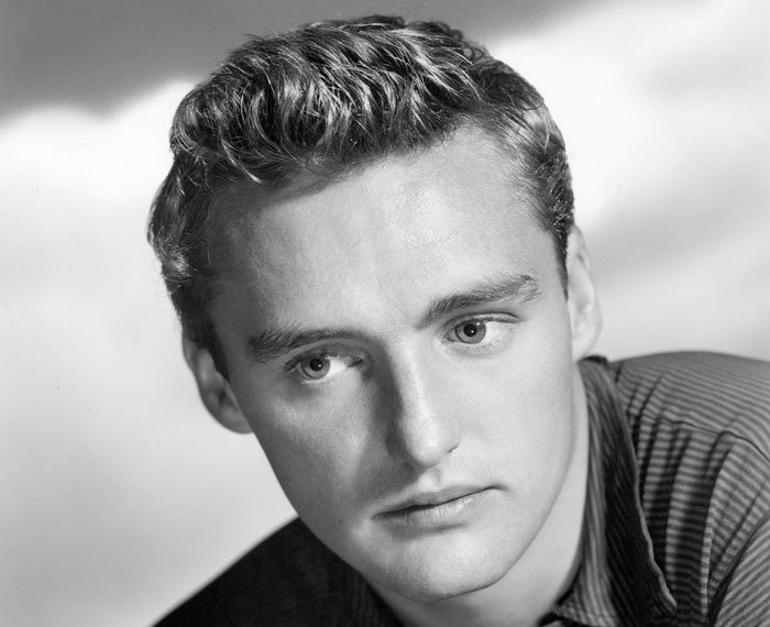 Grayscale Portrait Photo of the actor Dennis Hopper