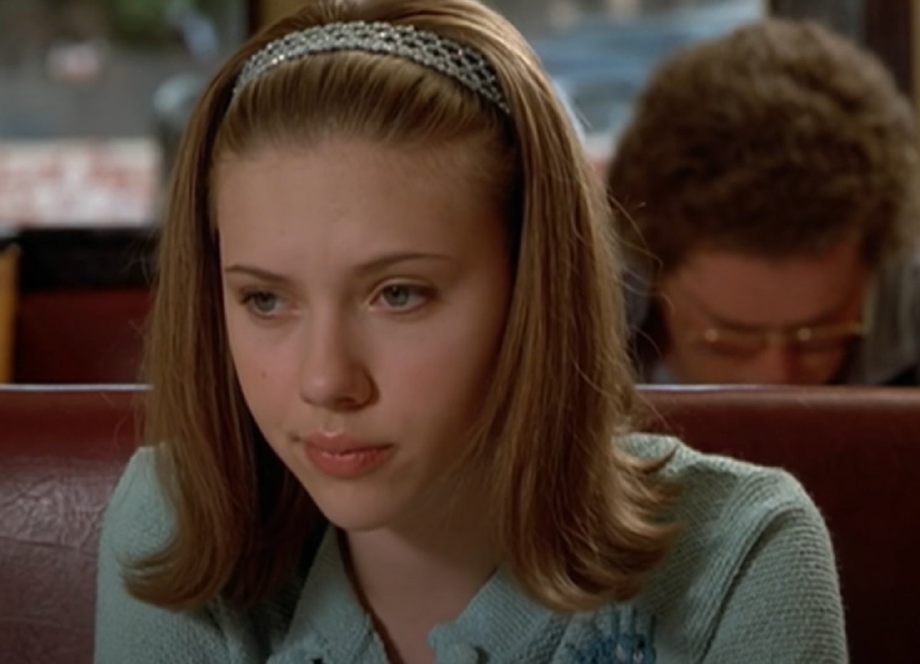 Screenshot of Scarlett Johanssonn as Rebecca from - Ghost World (2001)