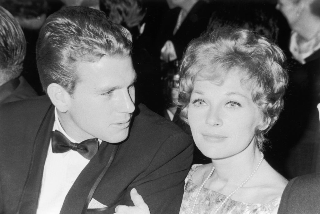 Married American actors Ryan O'Neal and Joanna Moore