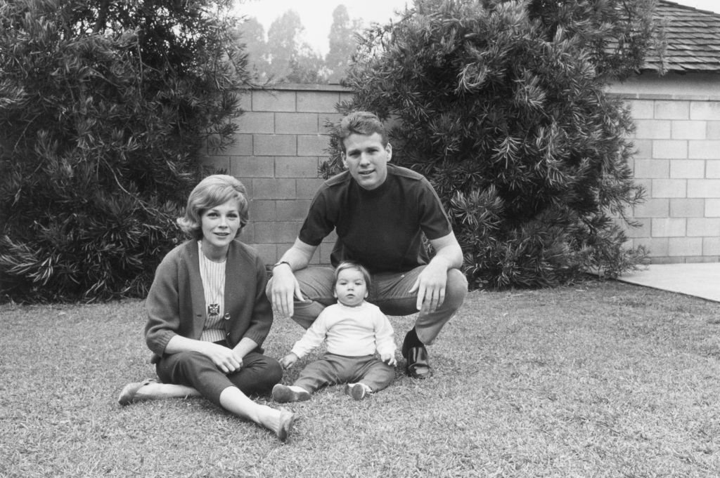 : American actor Ryan O'Neal with his wife, actor Joanna Moore, and daughter, Tatum,