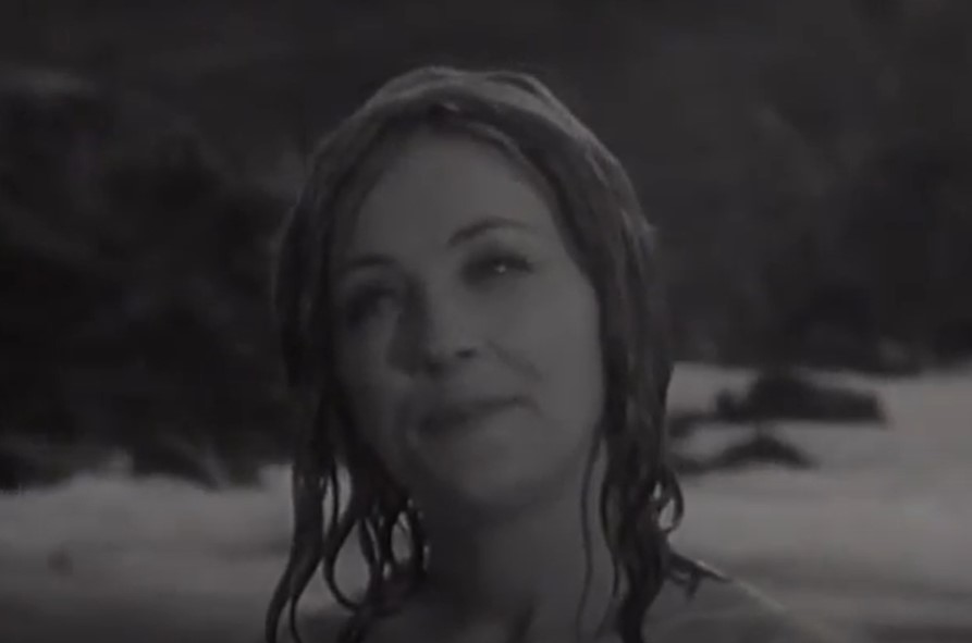 Joanna Moore as Lola