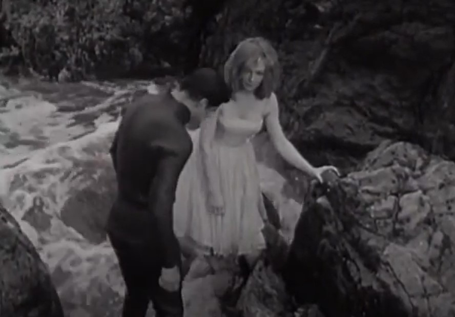 Joanna Moore as Lola