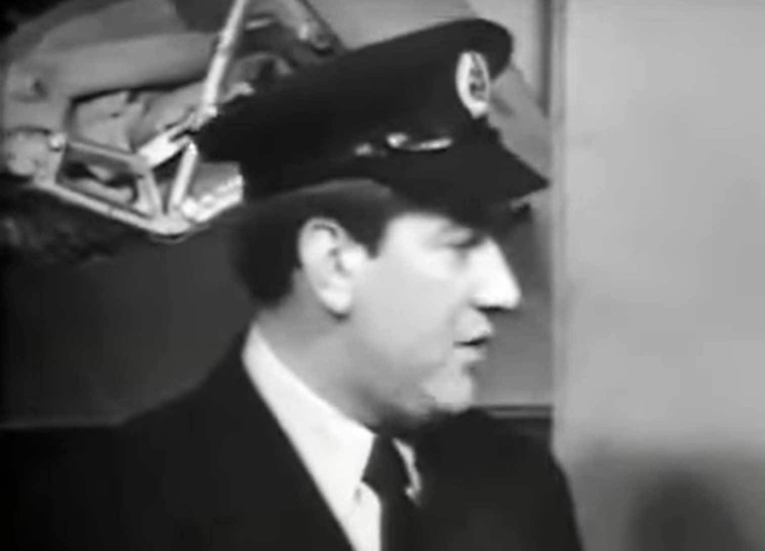 Screenshot of Tony Hancock looking at side  - from Hancock's Half Hour (1956–1960)