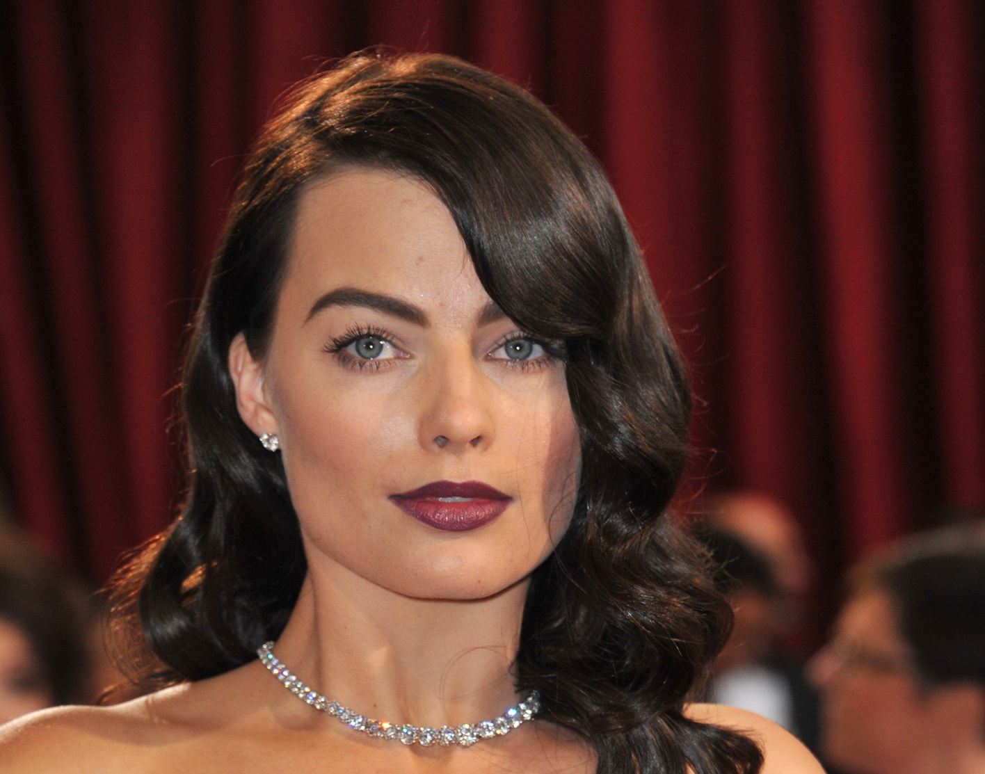 Margot Robbie at the 86th Annual Academy Awards at the Dolby Theatre, Hollywood - 2014