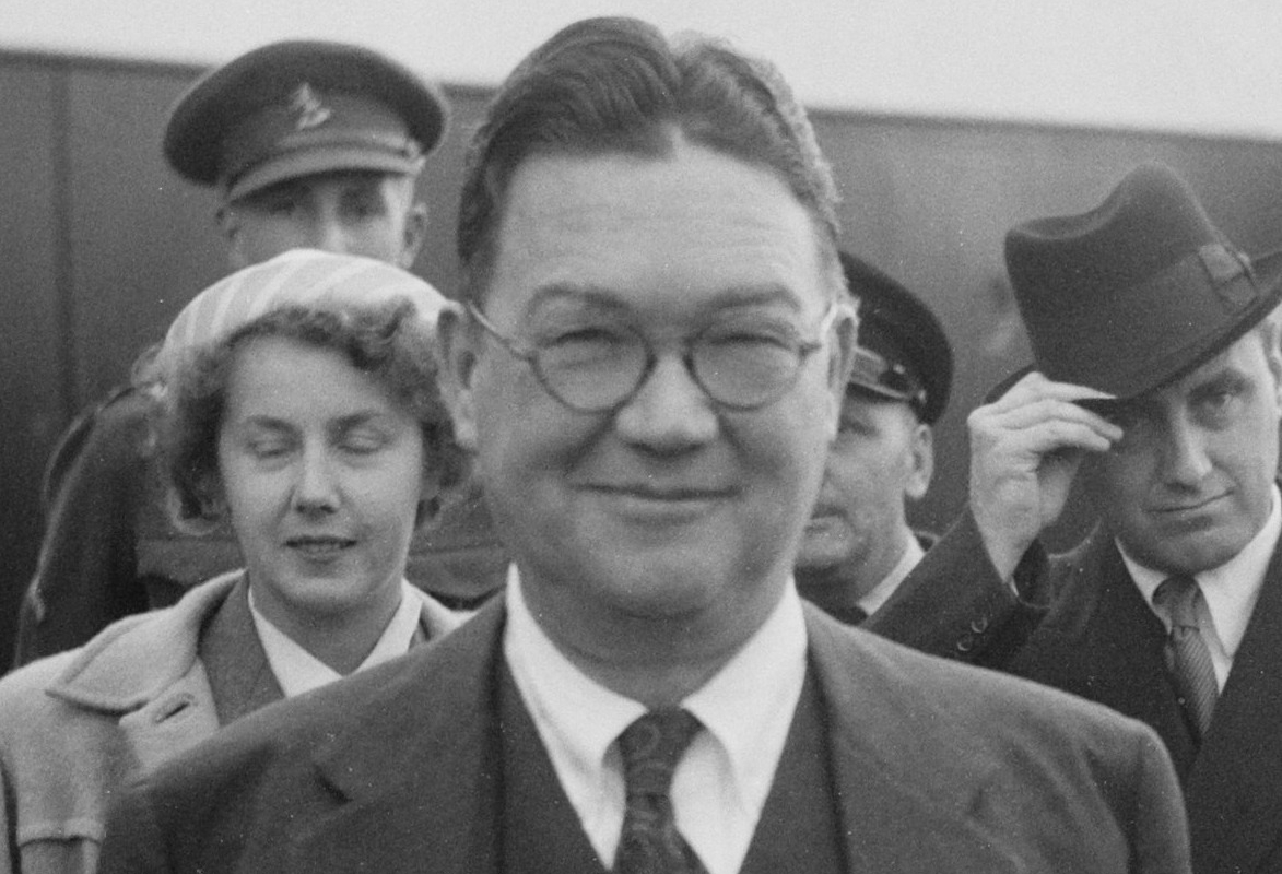 Selden Chapin 1951  in suit