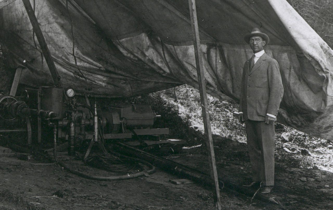 Howard R. Hughes, Sr. In 1917, Houston