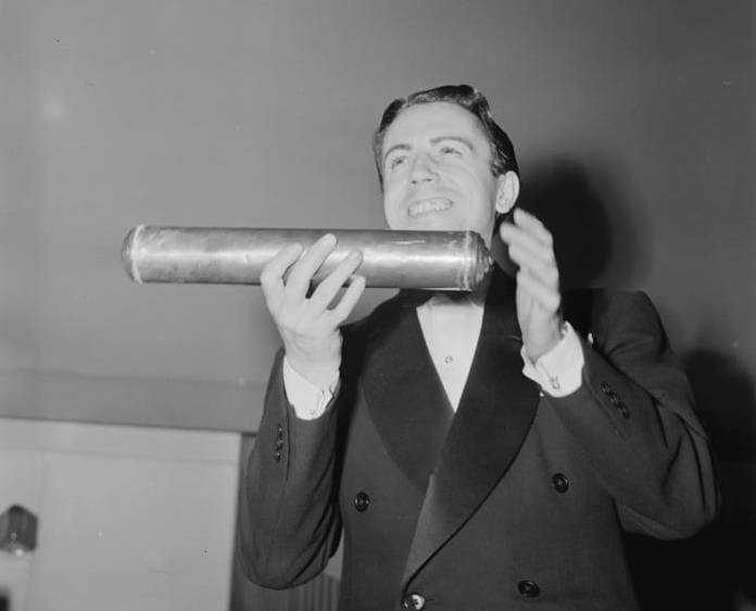 Portrait of Enric Madriguera performing in New York