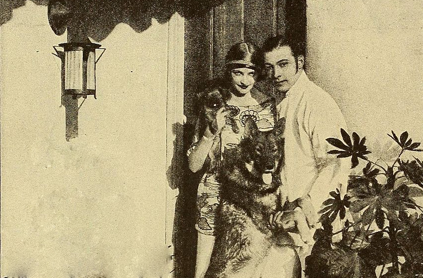 Valentino With Natacha Rambova And Their Dog