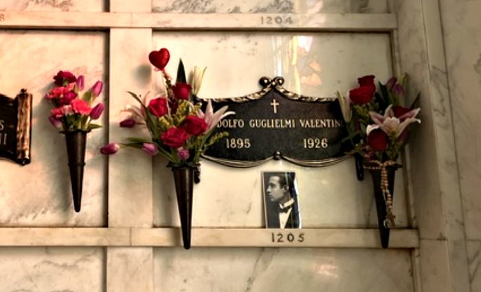 Rudolph Valentino crypt