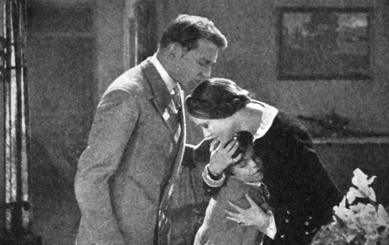 Still from the film When Love Grows Cold (1926)