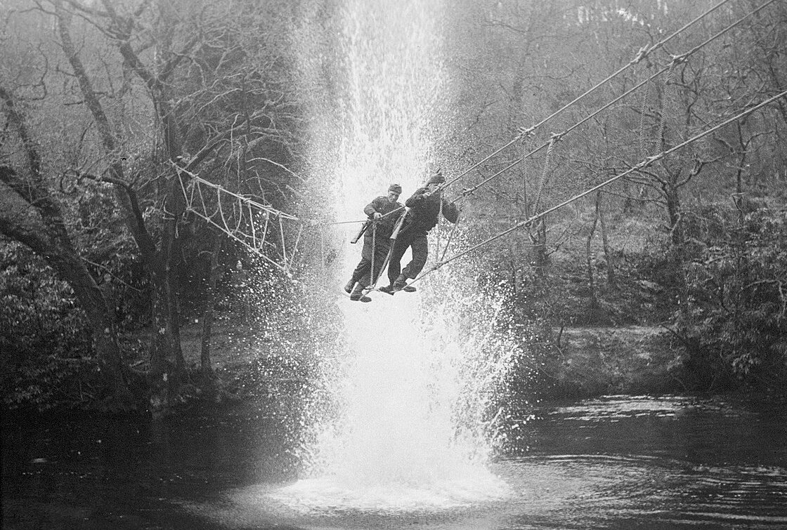 British Commandos waring uniforms