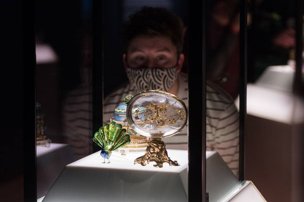 Cradle with Garlands (Fabergé egg)