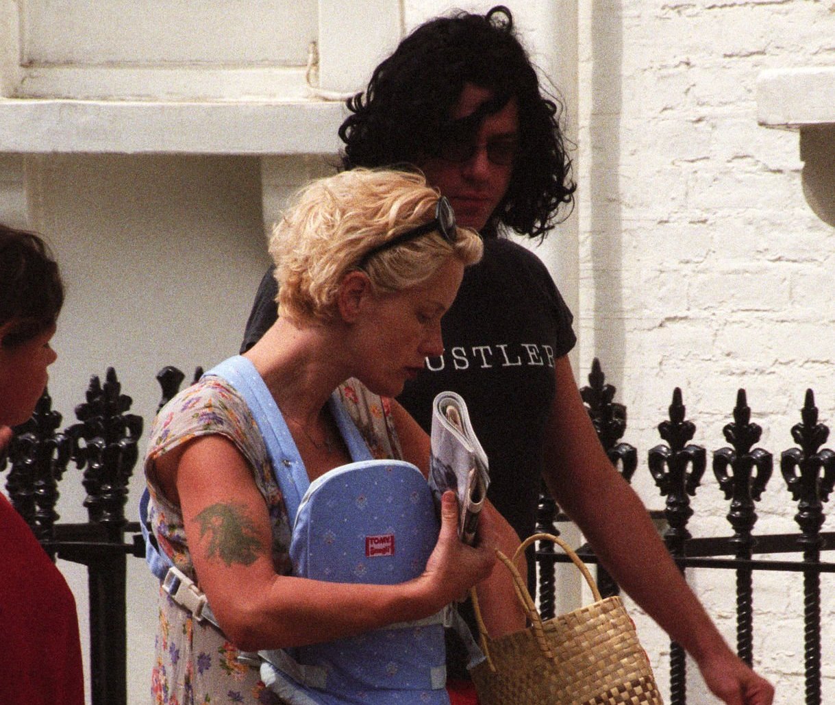Michael Hutchence, Paula Yates with her baby