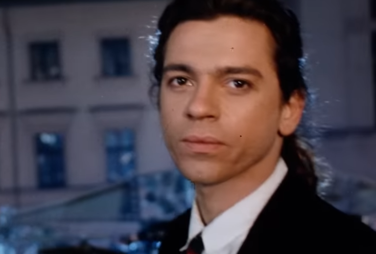 Screenshot from the movie Mystify: Michael Hutchence (2019)