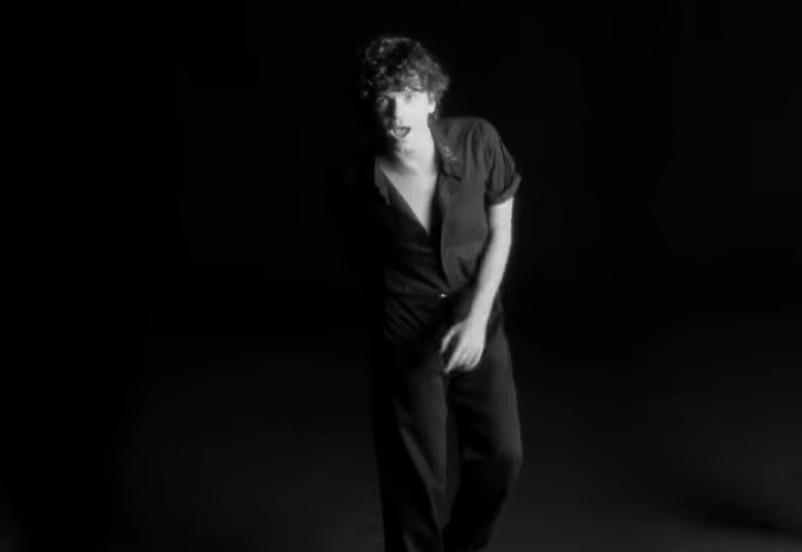 Screenshot from the movie Mystify: Michael Hutchence (2019)