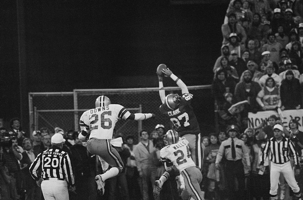 Dwight Clark (87, WR), goes up in the air in the end zone for the game-tying touchdown pass from Qb Joe Montana