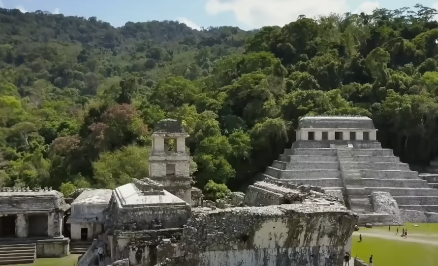 Screenshot of the documentary Lost World of the Maya (2019)