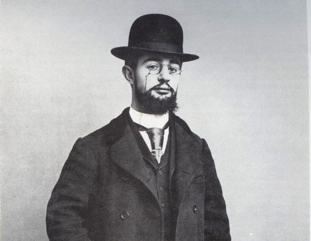 Henri de Toulouse-Lautrec, full-length photo by Paul Sescau, 1894. Toulouse-Lautrec Museum, Albi.