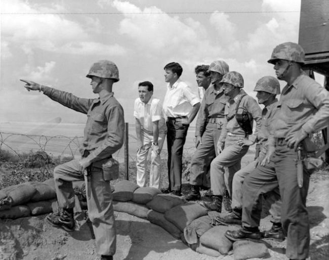 US army generals watching over