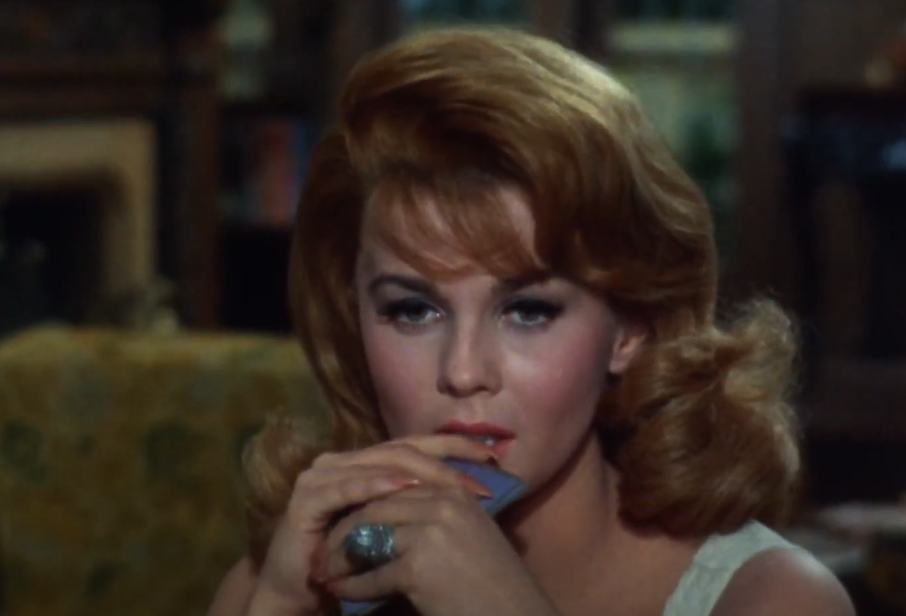 Screenshot of the movie Bus Riley's Back in Town