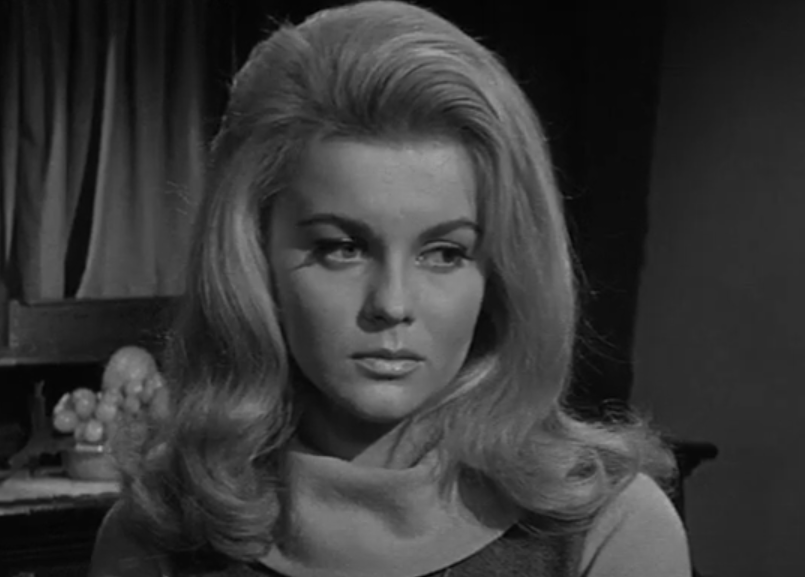 Screenshot of the movie Once a Thief