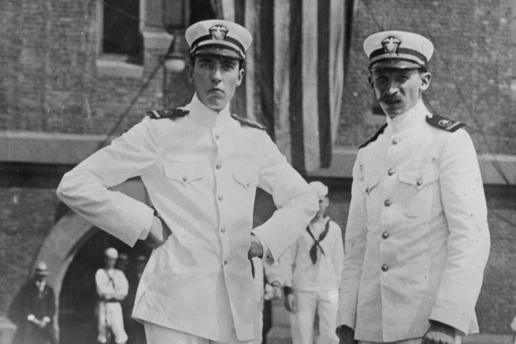 July 1916: American businessman and philanthropist Junior Lieutenant Vincent Astor (1891 - 1959), son of John Jacob Astor who drowned with the Titantic, together with SS Pearce, Ensign of the NYN Militia