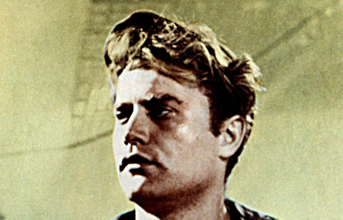 Vic Morrow in a movie in 1955
