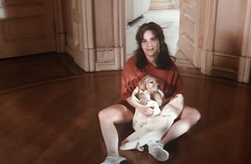 A screenshot of the movie Single White Female (1992)