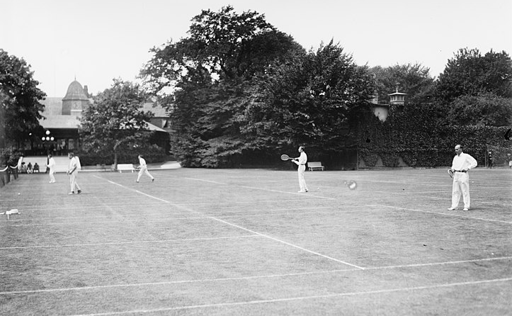 Vincent Astor in white outfit