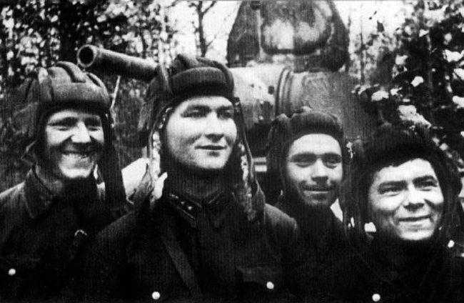  T-34 Tank Crew