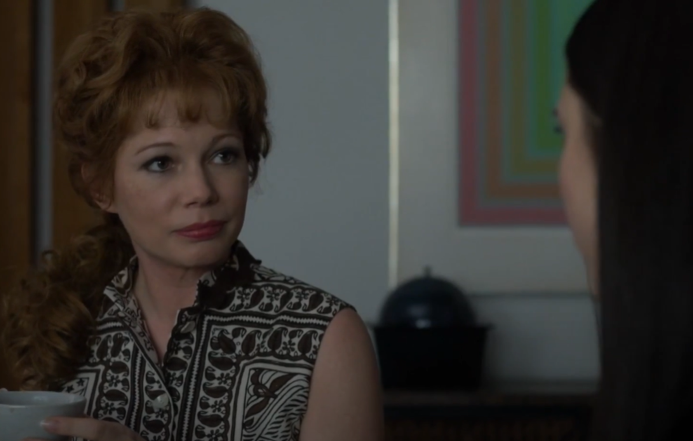 Screenshot of Ann Reinking (Margaret Qualley) and Gwen Verdon (Michelle Williams) from - Fosse/Verdon (Tv Series 2019)